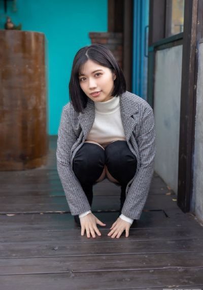 红唇滚滚