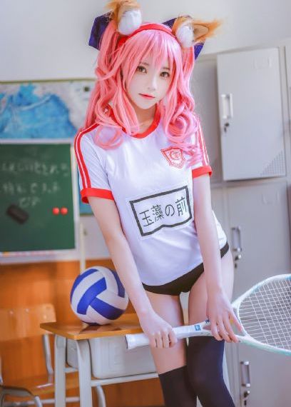 姐姐的朋友来家里做客免费观看